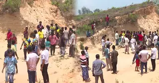 পাহাড় ধসের ঘটনায় আতঙ্কে চট্টগ্রামের স্থানীয়রা